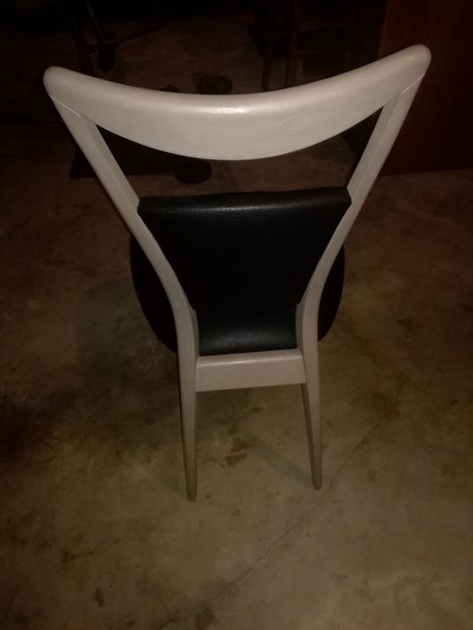 Vendo 2 cadeiras para desocupar