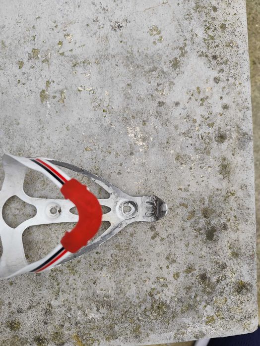 Centro Pedaleiro Shimano e suporte de bidon