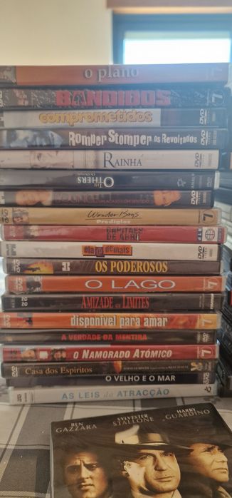 40 filmes DVD muitos por abrir