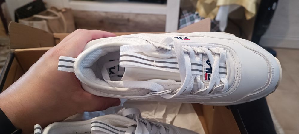 Ténis Mulher FILA UPGR8 - N36 (Novos)