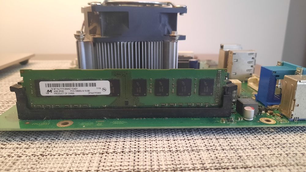 Motherboard + Cpu i3 + 4gb ram Alvalade • OLX Portugal