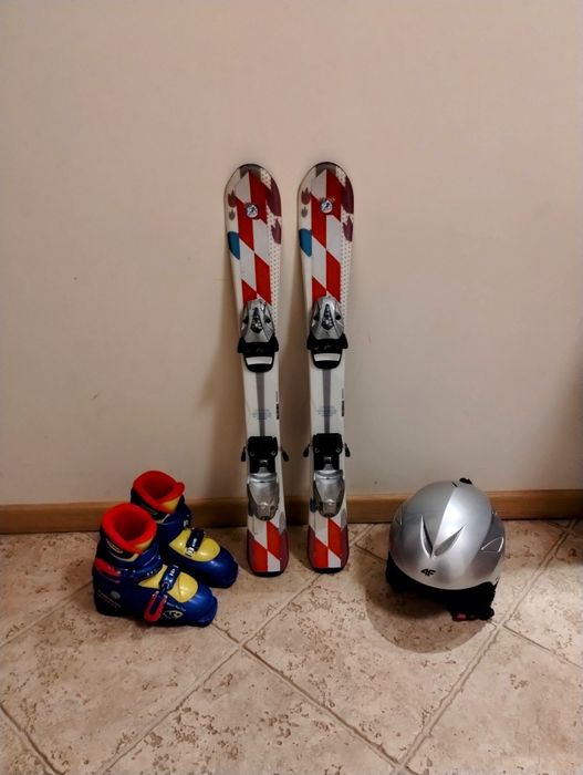 Narty dziecięce buty kask  80 241 narciarski zestaw dla dziecka dzieci