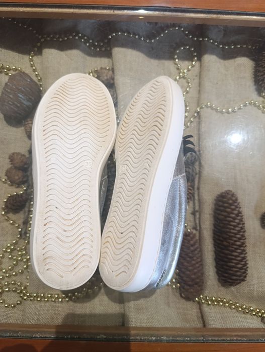 Sapato Slip-on  menina tamanho 36 Karl Lagerfeld original  50 euros