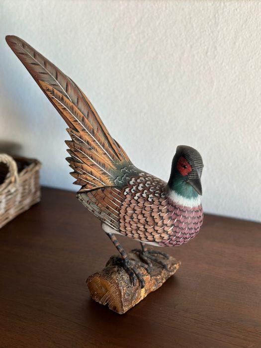 Faisão em madeira feito á mão