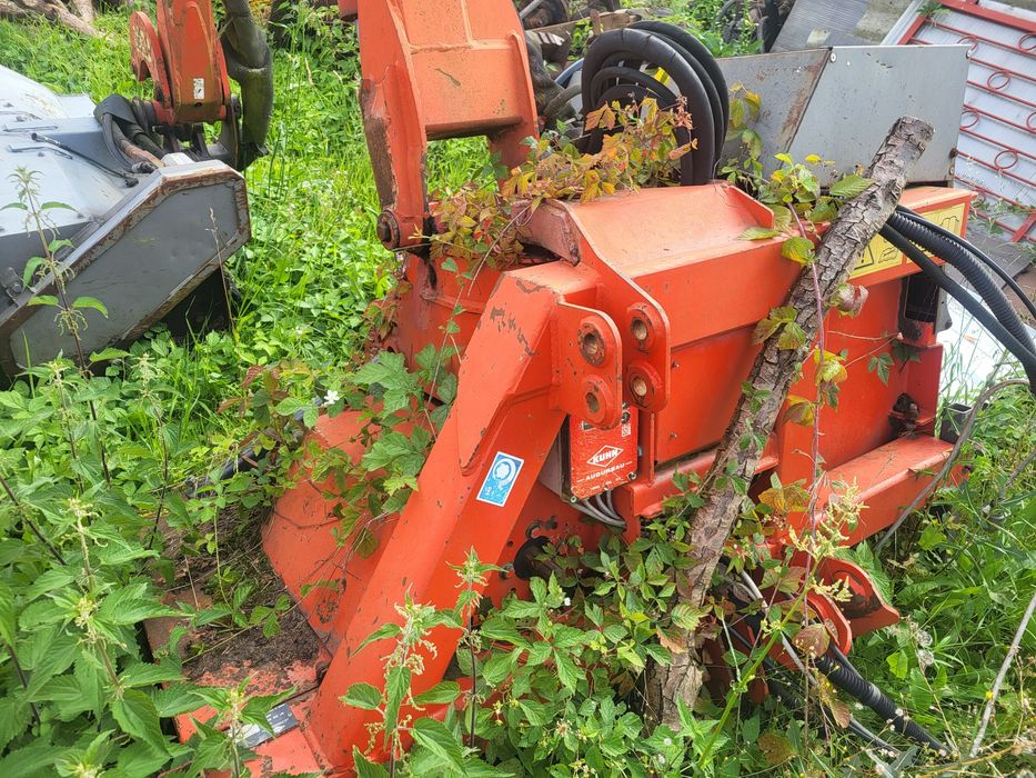 Kosiarka kuhn wysięgnikowa