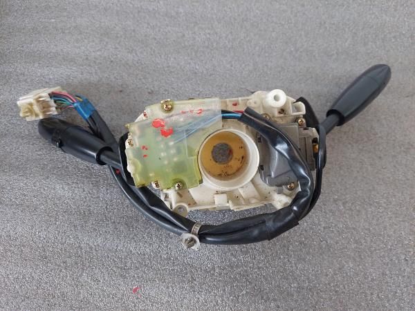 Conjunto / manetes de luzes e limpa vidros KIA Carnival I (UP)