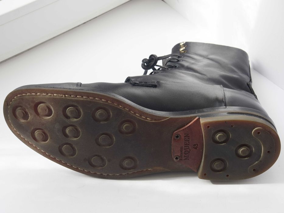 Botas de homem Alexander McQueen em couro preto (tam 43)