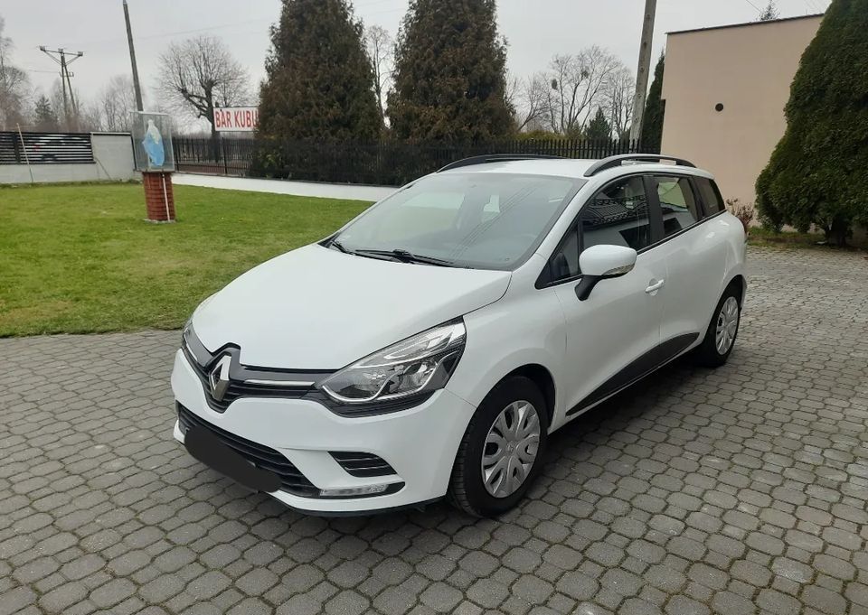 Renault Clio kombi, polski salon,