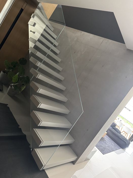 Balustrada szklada klejona z dwoch szyb