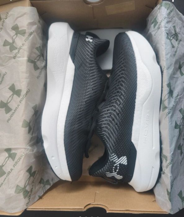 Sapatilhas corrida Under Armour Infinity Pro  T:43

Cor Pretas , com a sola branca


MINIMO PREÇO,NÃO NEGOCIÁVEL