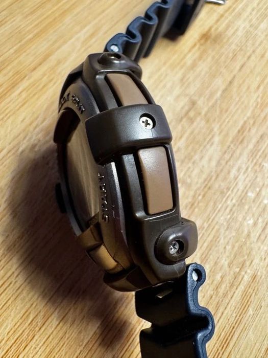 Relógio Casio G-Shock GT-000 vintage Y2K