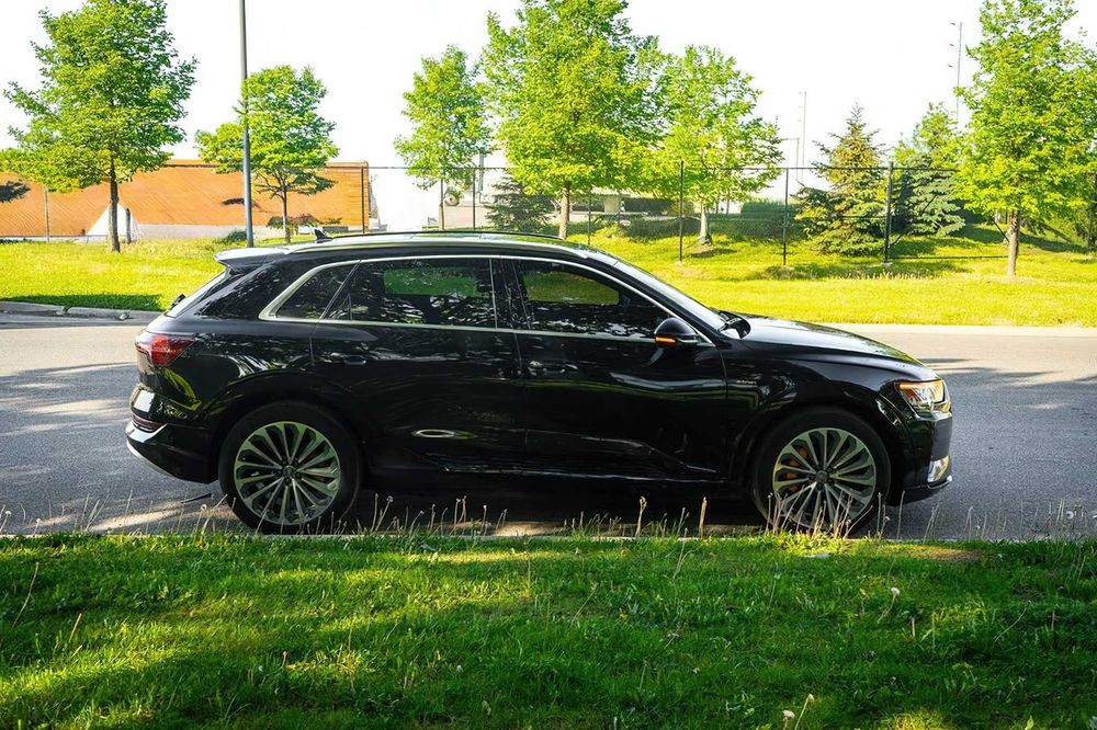 Audi e-tron      2019