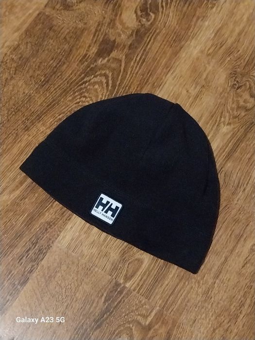 Helly Hansen czarna  czapka z polaru