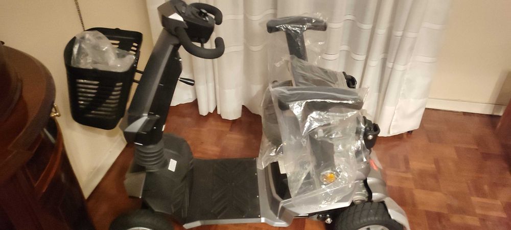 Scooter por estrear de mobilidade reduzida