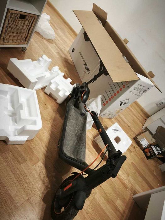 Електросамокат самокат скутер 400w Ninebot KickScooter F65D