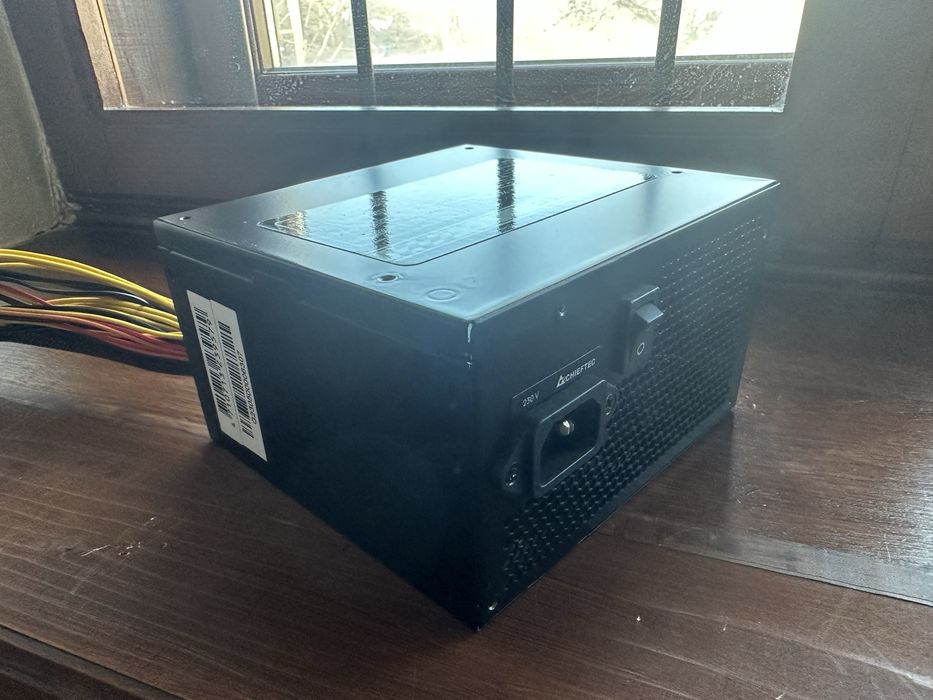 Блок живлення Chiftec GPS-700A8