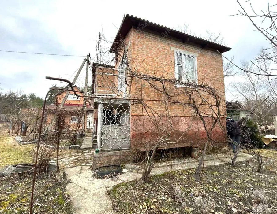 Дача на Вакуленцях, поруч річка та сосновий ліс