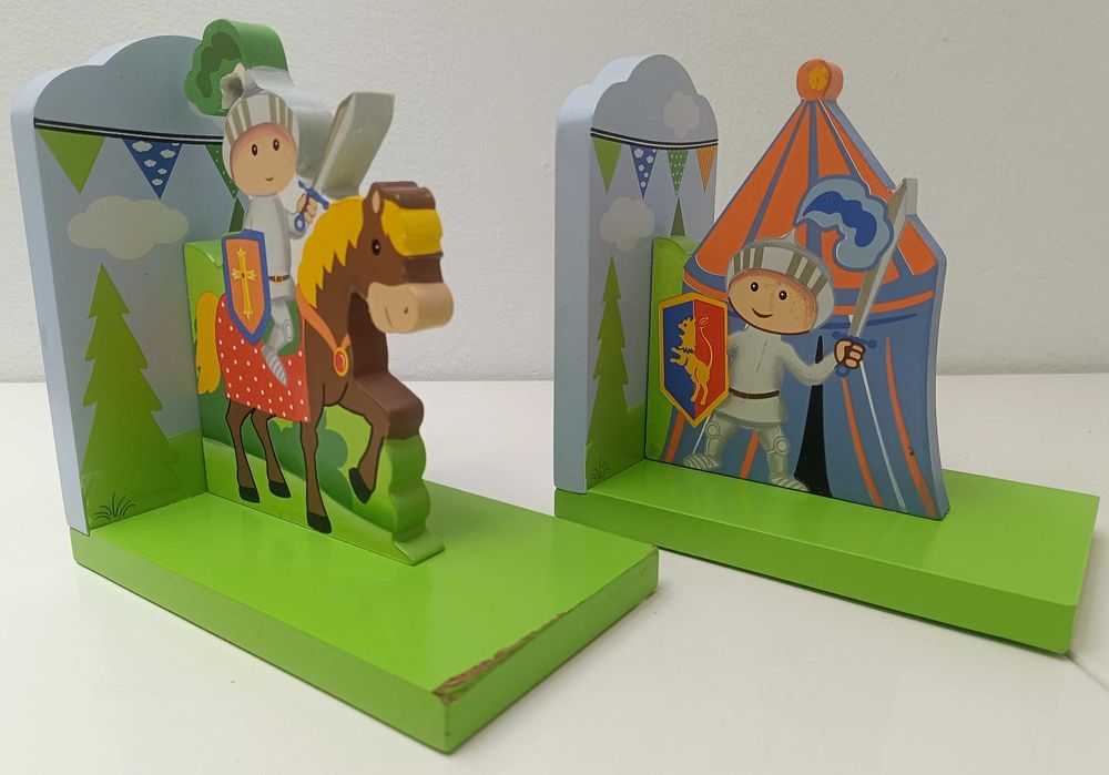 WYPRZEDAŻ drewniane podpórki do książek do pokoju dziecięcego