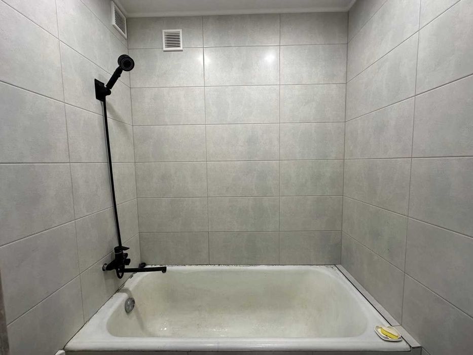 Сдам комнату в 4-комнатной квартире