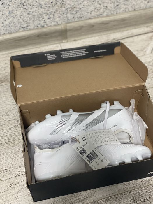 Нові | Копки-бутси-кросівки/adidas/ціна за все