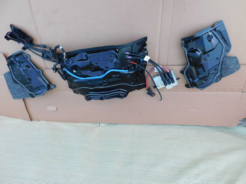 Osłona ściany grodziowej kompletna Mercedes GLC C254