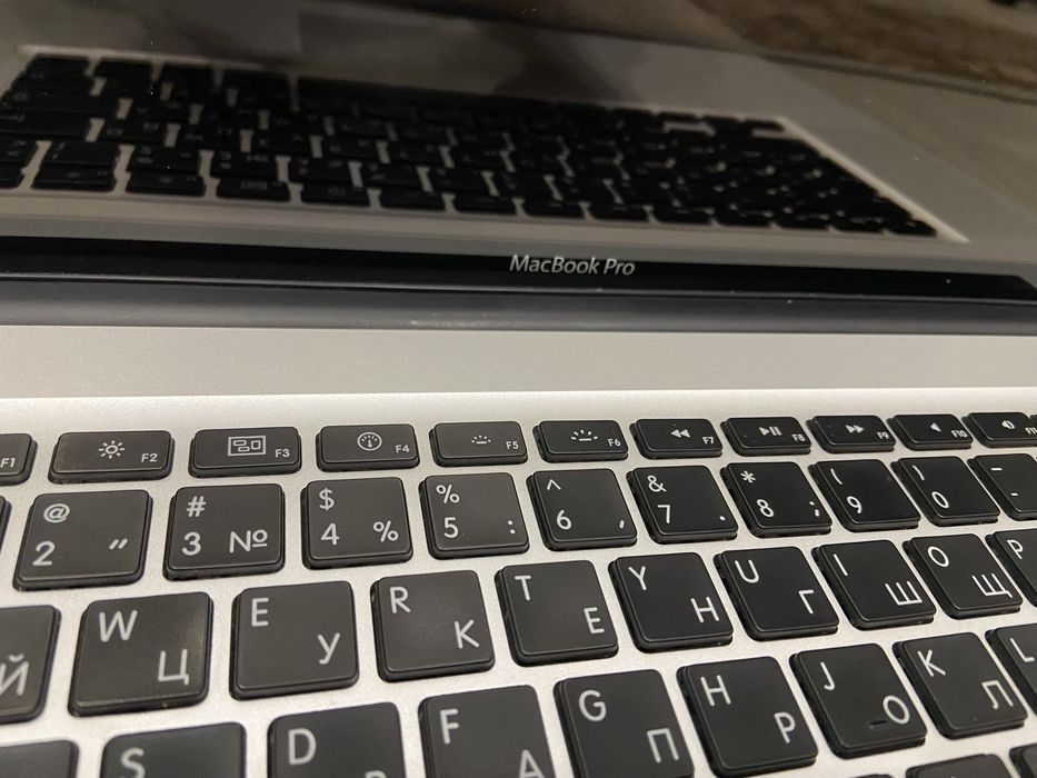 Apple MacBook Pro A1297