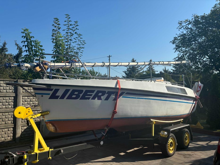 Sprzedam jacht żaglowy MAK 630 z przyczepą