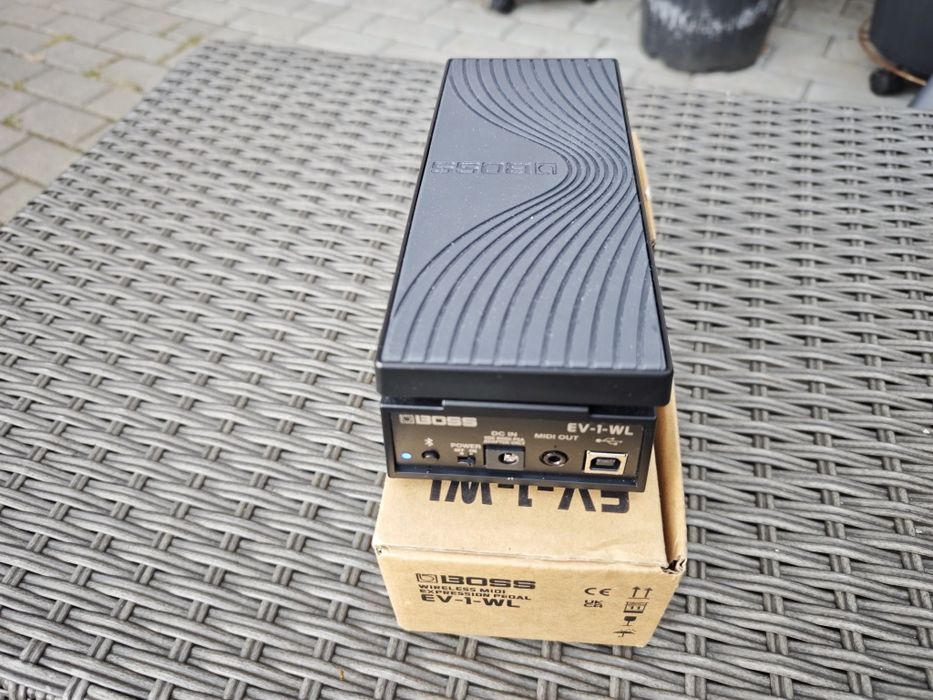 Boss EV-1-WL  pedał ekspresji MIDI