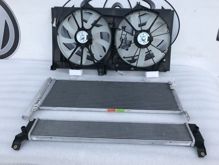 Радіатор дифузор охолодженя батареї Camry 50 55 hybrid Avalon 13-