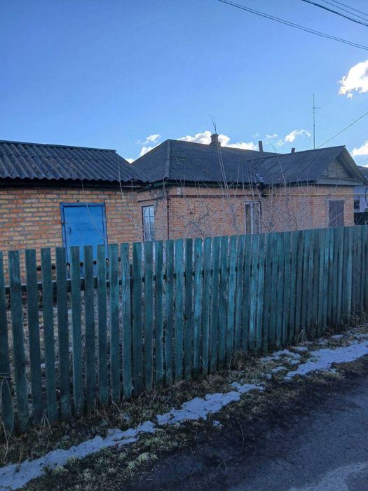 Продам будинок в  центрі  м.Кобеляки