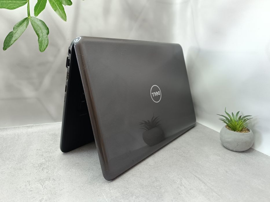 Ноутбук Dell Latitude 3380/i3-6006U/8 ГБ DDR4/SSD 256 GB/13.3 " HD