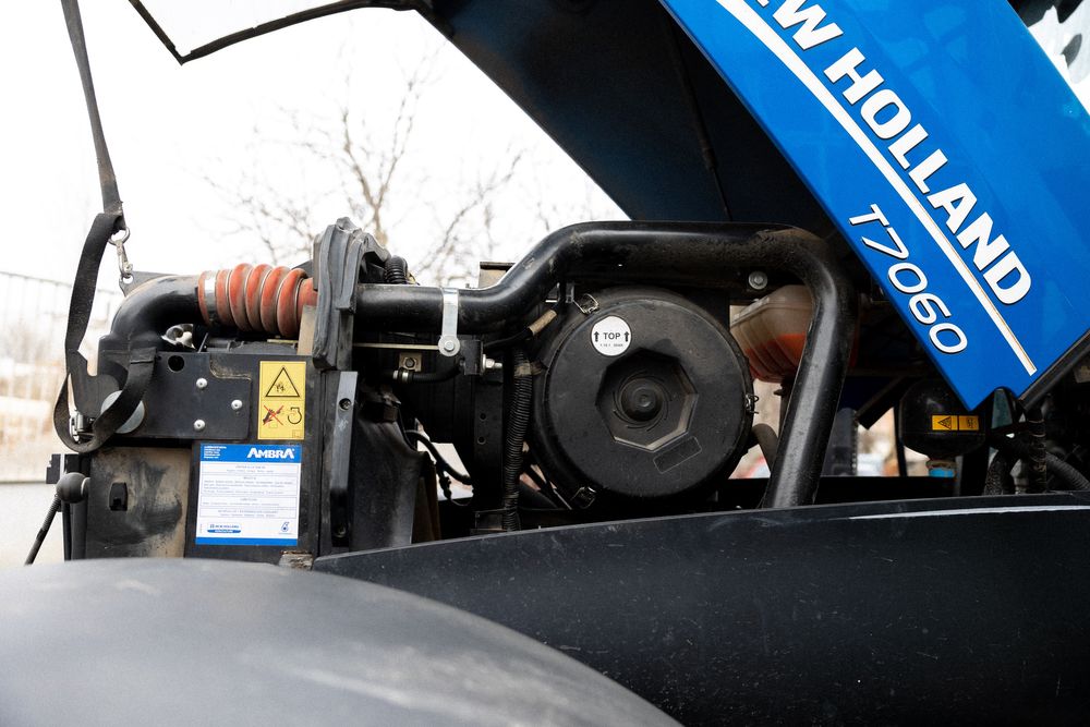 Трактор New Holland t7060