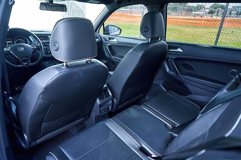 Volkswagen Tiguan      2021