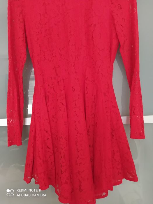 Vestido curto rendado