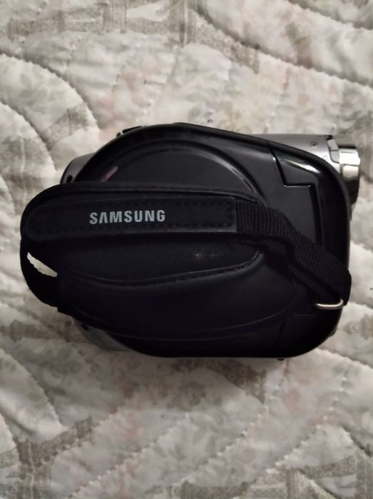 Продам видеокамеру Samsung 34X