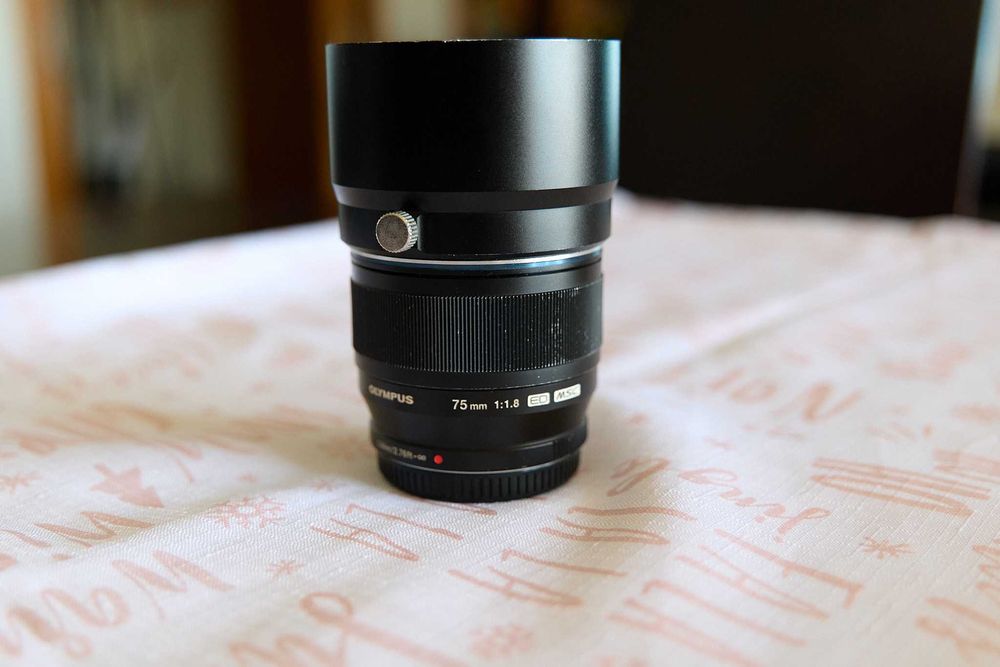 Olympus m.zuiko 75mm 1.8