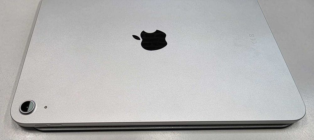 Tablet Apple Ipad 11 2025 ( A16 ) / Gwarancja / Bateria 99% / 52 cykle /  Toruń / Prezent