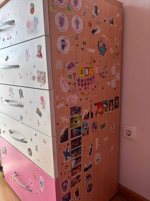 Conjunto cama , mesa de cabeceira e camiseiro