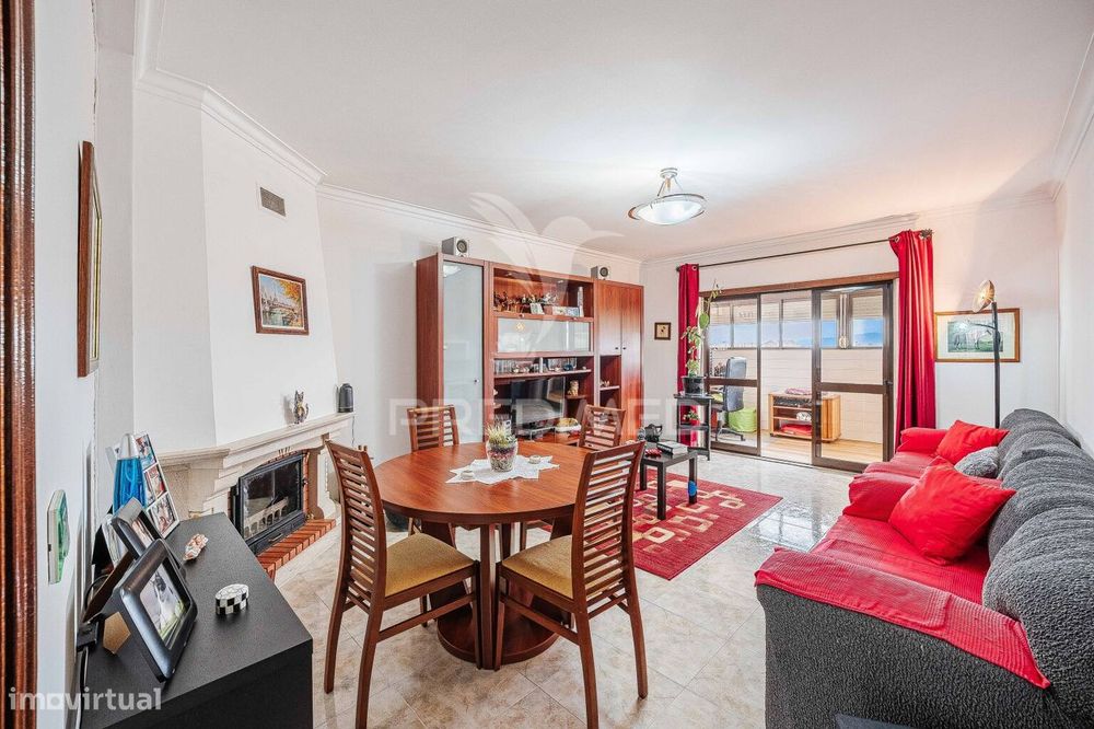 BAIXA DE PREÇO - Apartamento T2 C/garagem em Agualva-Cacém – Oportu...