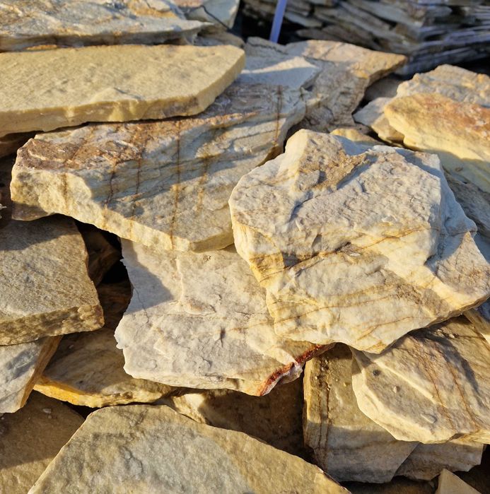 Kamień naturalny nieregularny łupek kwarcyt