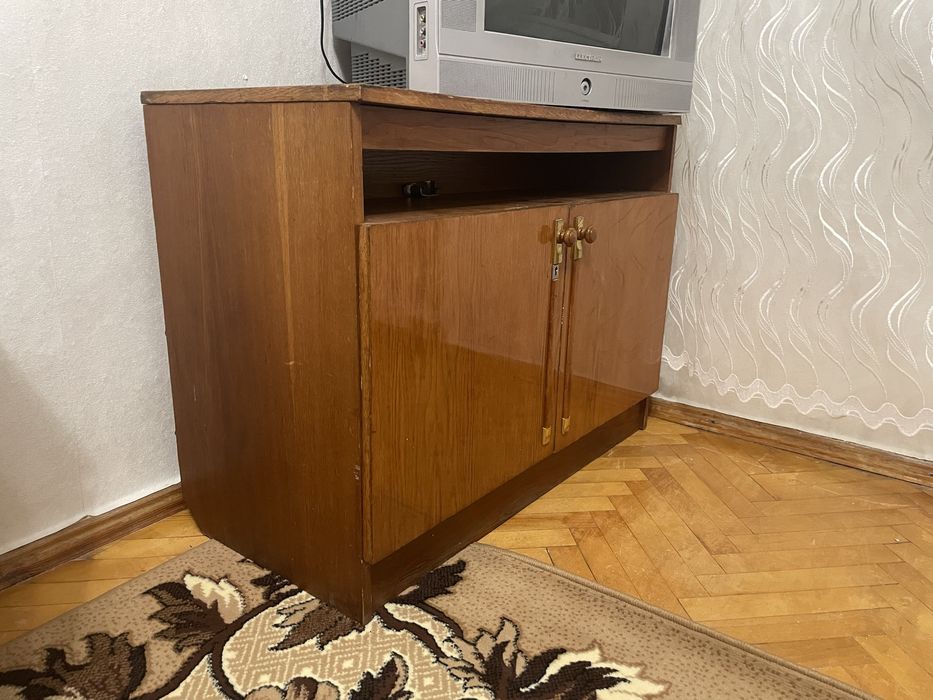 Комод/тумбочка/стіл