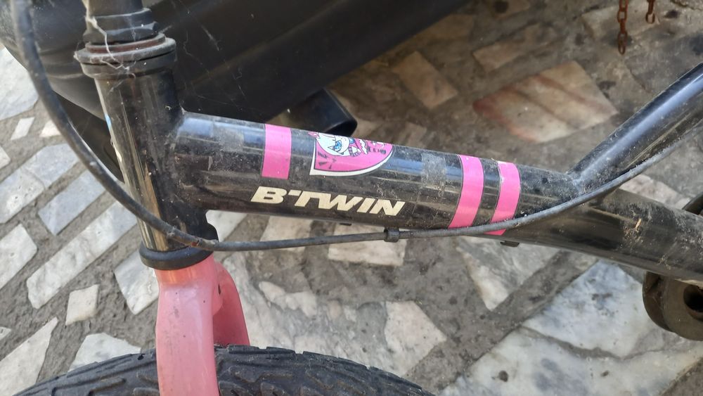 Bicicleta criança  até  12anos  falta cabo travão  da frente