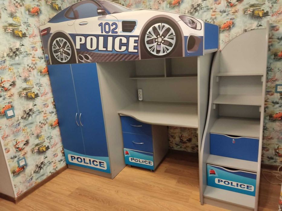 Дитяче ліжко-кімната