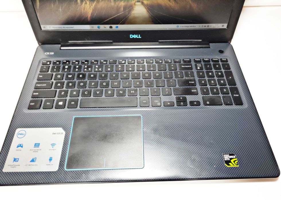Laptop Dell g15 i5-8300H/16GB /Win10 GTX1050