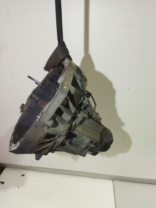 Caixa velocidades Renault Clio 1.5dci 2002  motor de arranque á frente
