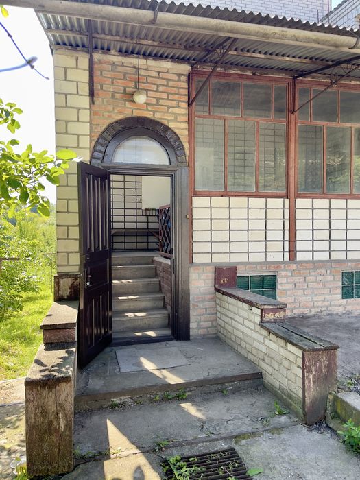 Продається будинок в центрі с.Бродецьке