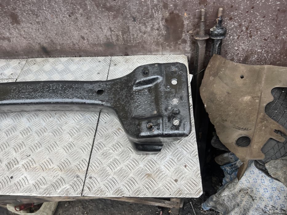 Балка подрамник форд аэростар ford aerostar 92 год