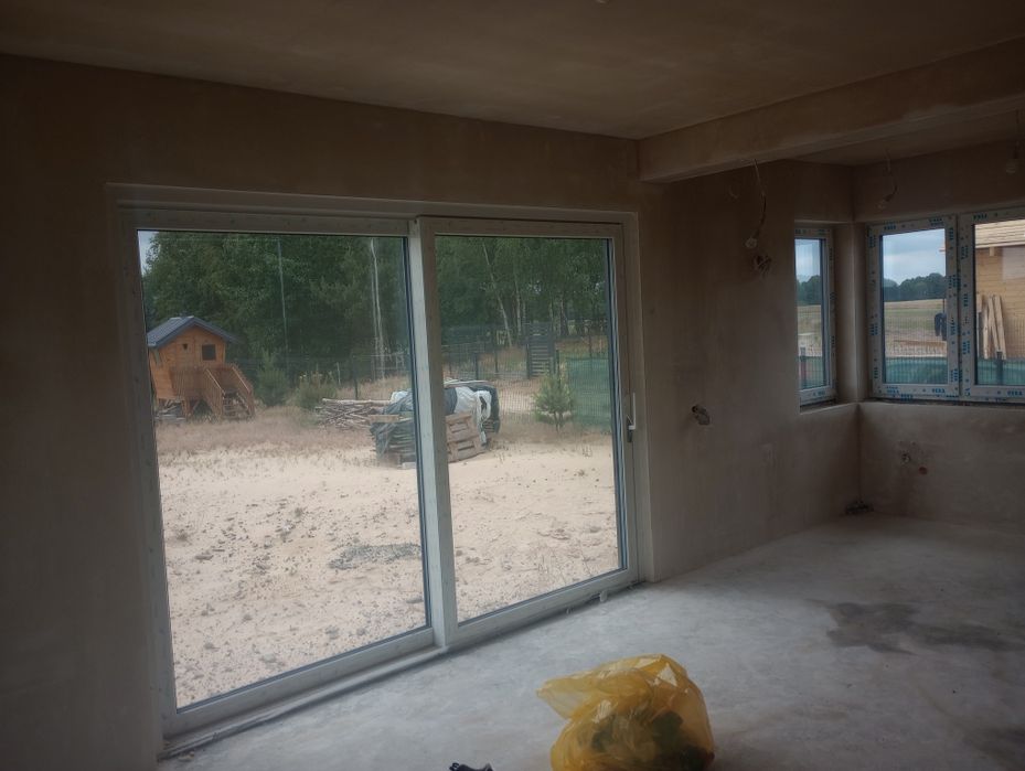 Tynki maszynowe gipsowe i cementowo wapienne.