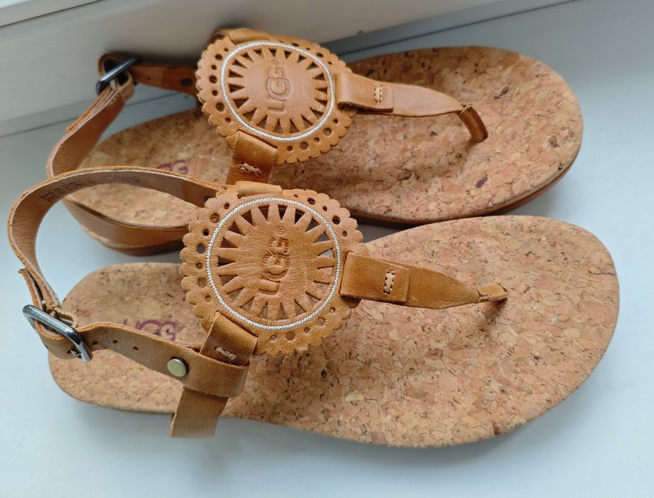 Босоножки женские UGG Ayden 2
