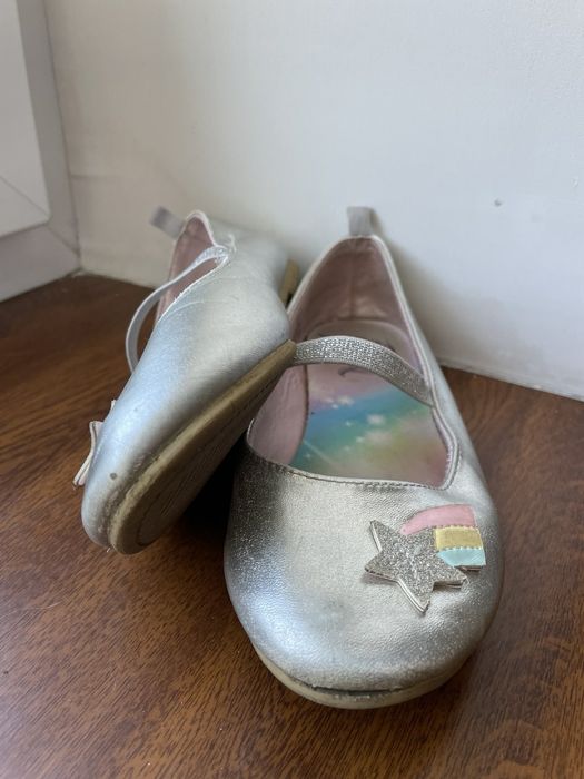 Продам дитячі туфлі